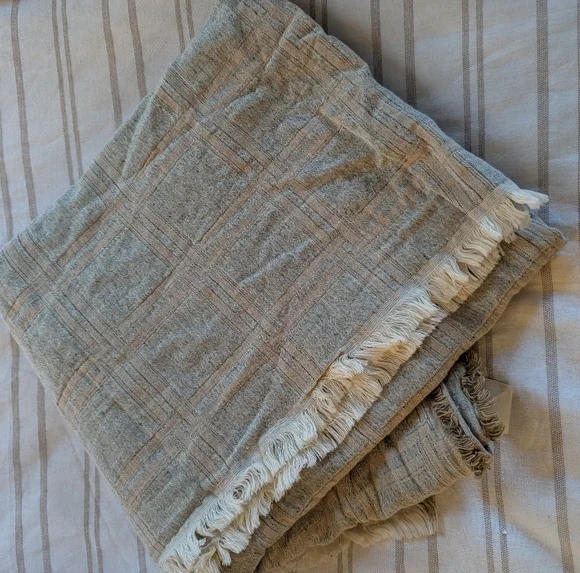 Elvang Dahlia throw blanket bottle green organic cotton linen blend - Picture 2 of 7